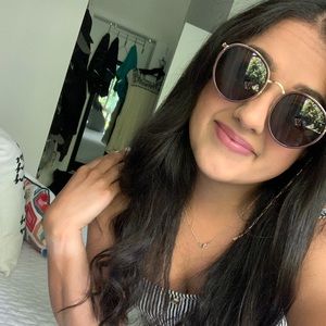 Meet your Posher, Natasha